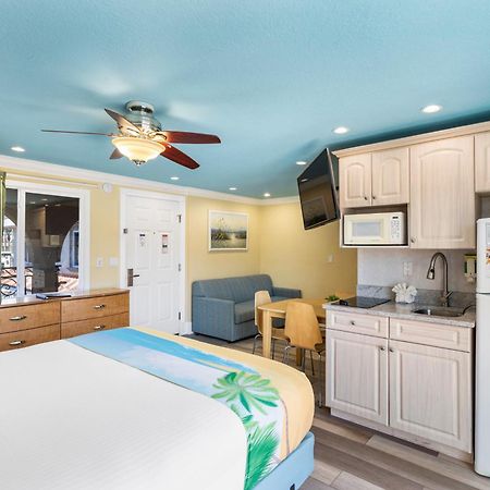 Bayview Plaza Waterfront Resort Сейнт Пийт Бийч Стая снимка