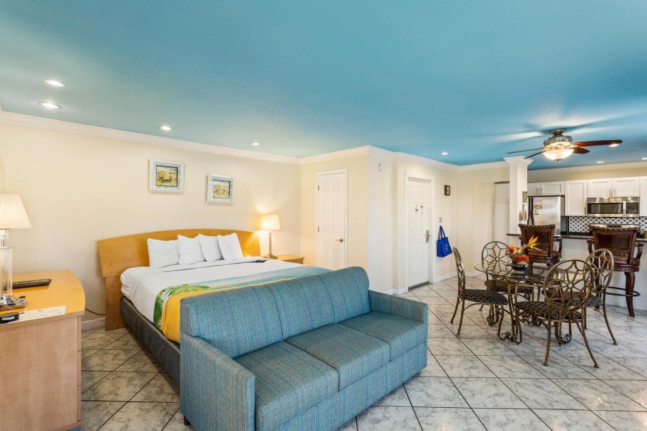 Bayview Plaza Waterfront Resort Сейнт Пийт Бийч Екстериор снимка