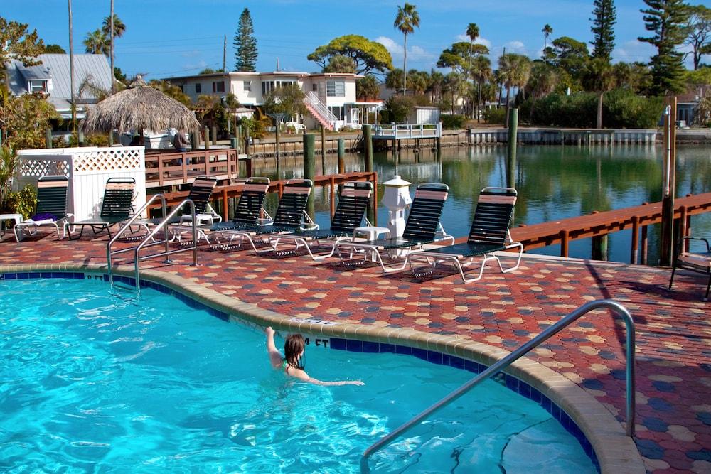 Bayview Plaza Waterfront Resort Сейнт Пийт Бийч Екстериор снимка
