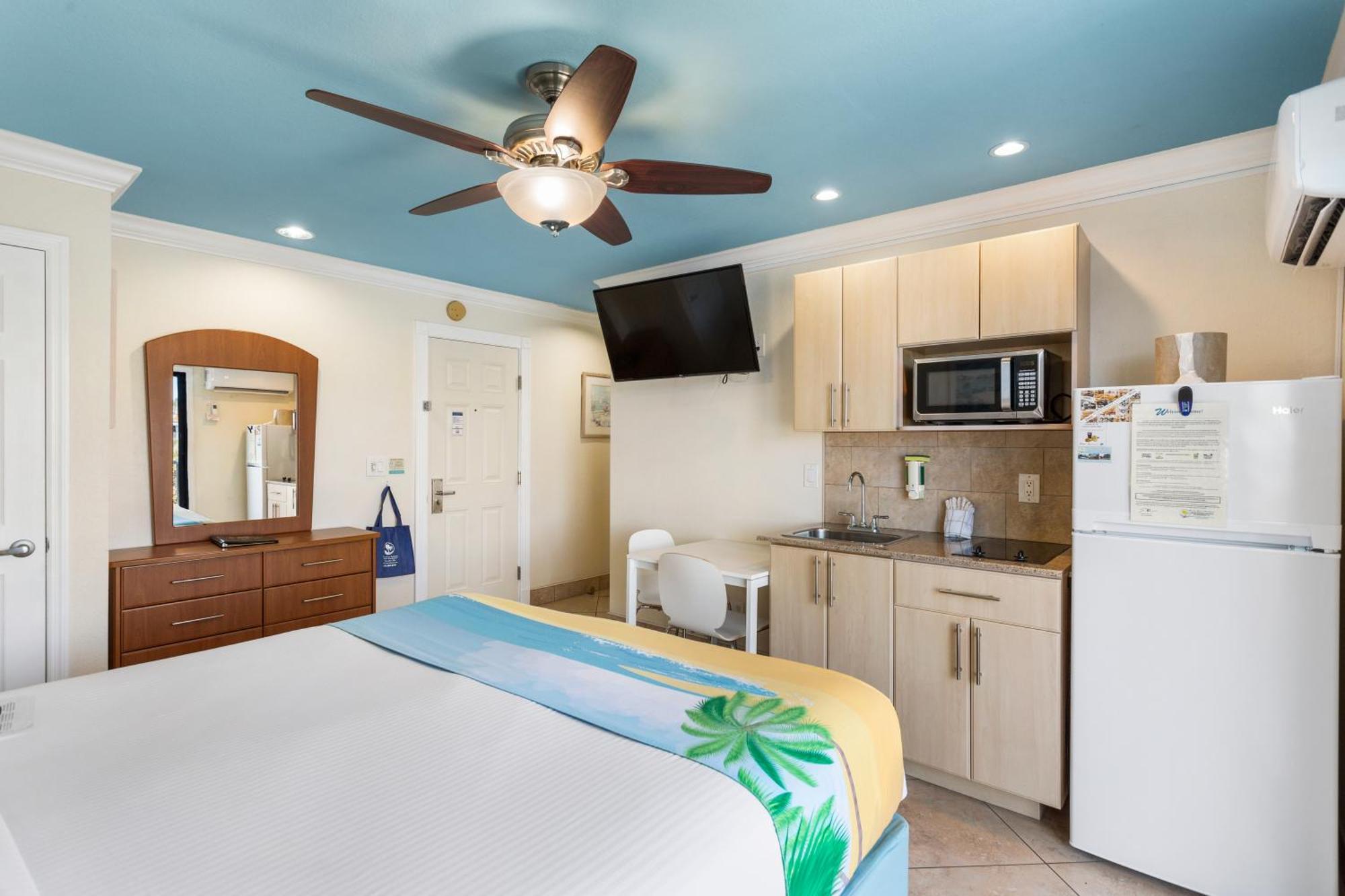 Bayview Plaza Waterfront Resort Сейнт Пийт Бийч Стая снимка