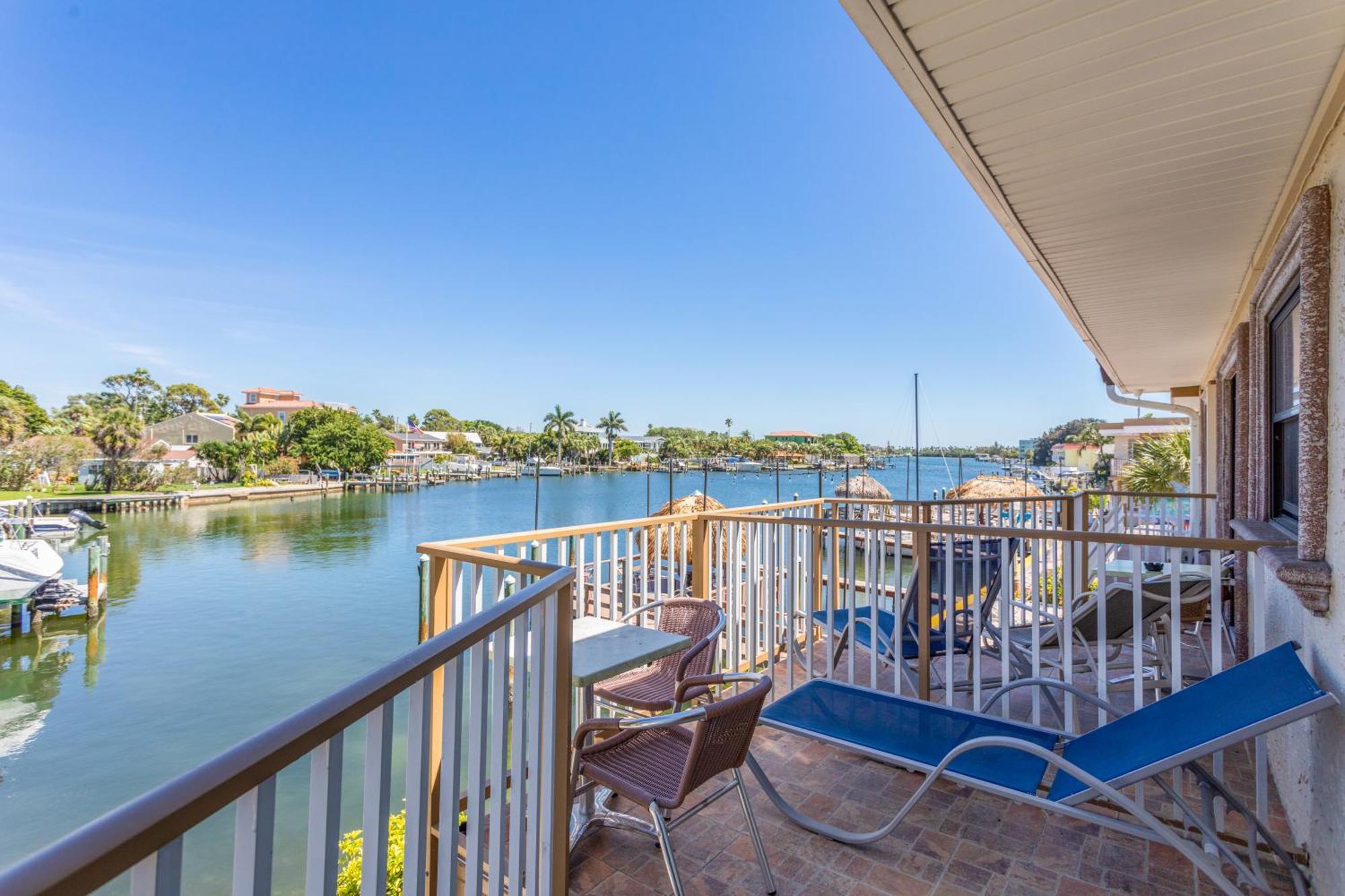 Bayview Plaza Waterfront Resort Сейнт Пийт Бийч Стая снимка