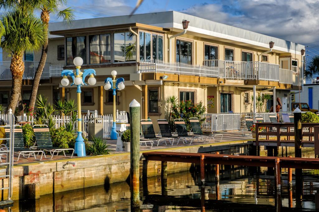 Bayview Plaza Waterfront Resort Сейнт Пийт Бийч Екстериор снимка