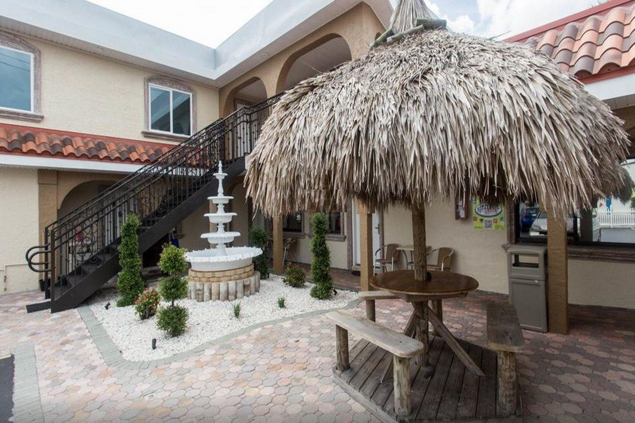 Bayview Plaza Waterfront Resort Сейнт Пийт Бийч Екстериор снимка