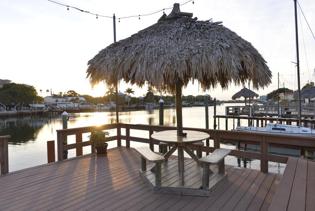 Bayview Plaza Waterfront Resort Сейнт Пийт Бийч Екстериор снимка