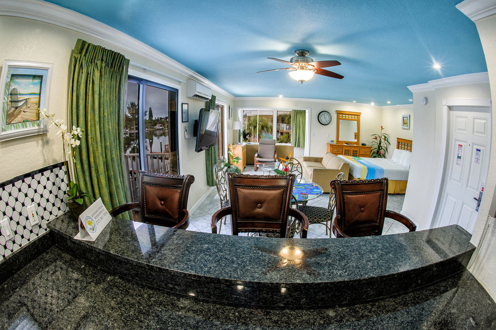 Bayview Plaza Waterfront Resort Сейнт Пийт Бийч Екстериор снимка