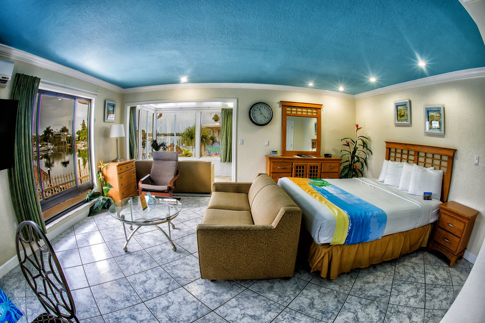 Bayview Plaza Waterfront Resort Сейнт Пийт Бийч Екстериор снимка