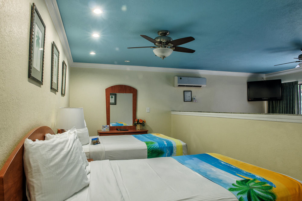Bayview Plaza Waterfront Resort Сейнт Пийт Бийч Екстериор снимка